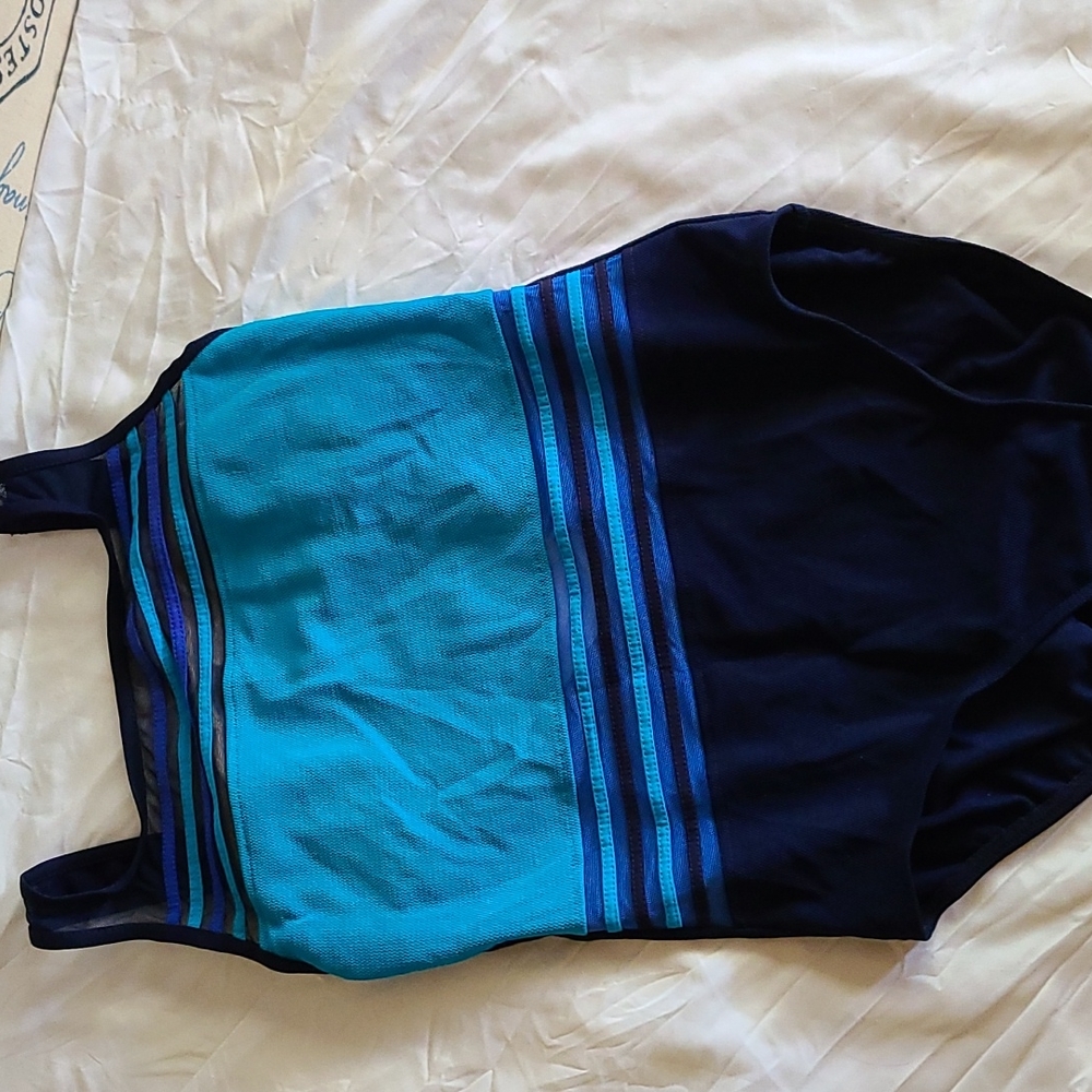 Women's swim suit